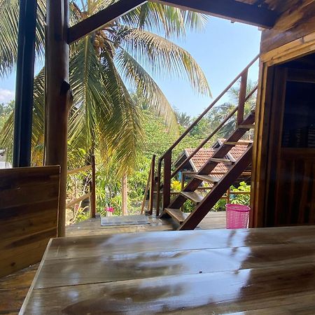 Surf Beach Hotel 아루감 베이 외부 사진