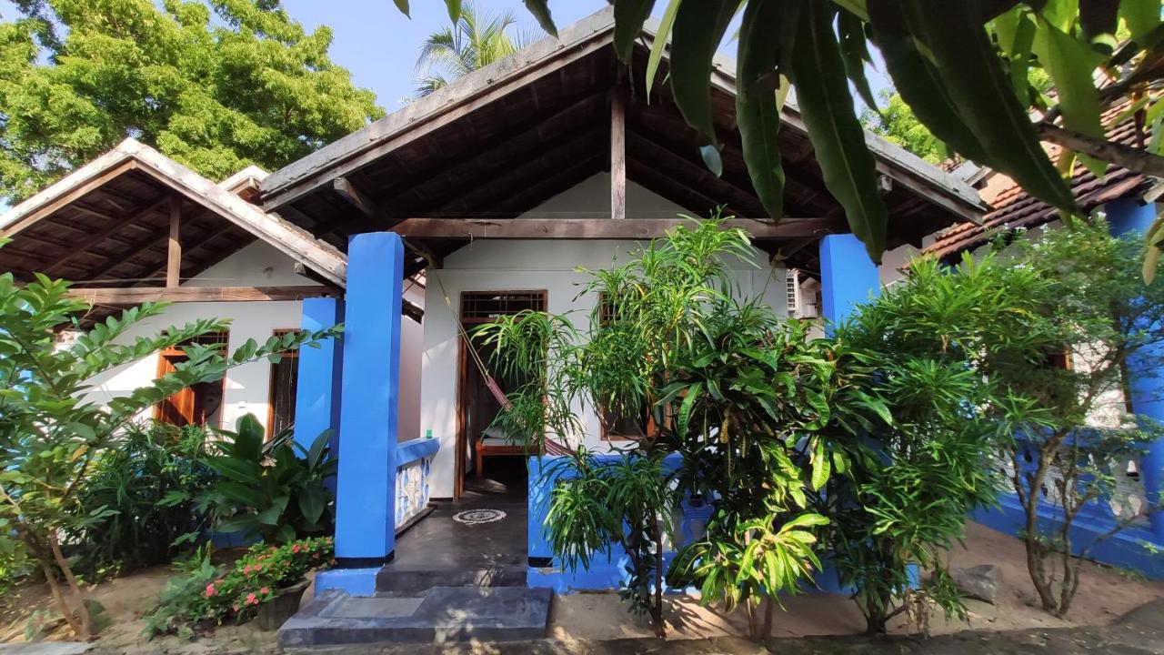 Surf Beach Hotel 아루감 베이 외부 사진