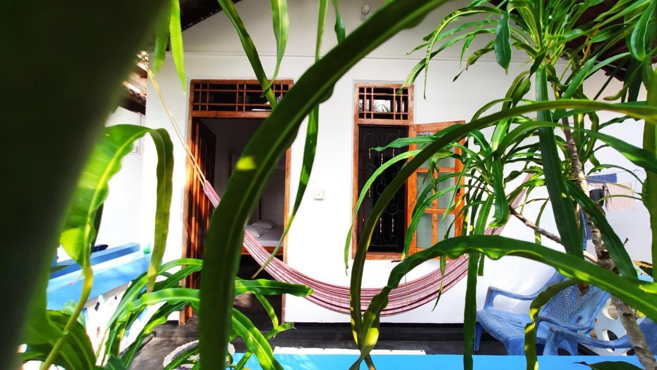 Surf Beach Hotel 아루감 베이 외부 사진