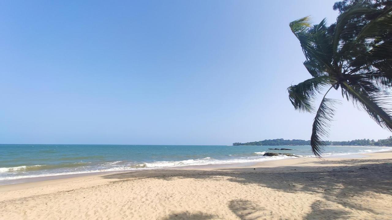Surf Beach Hotel 아루감 베이 외부 사진
