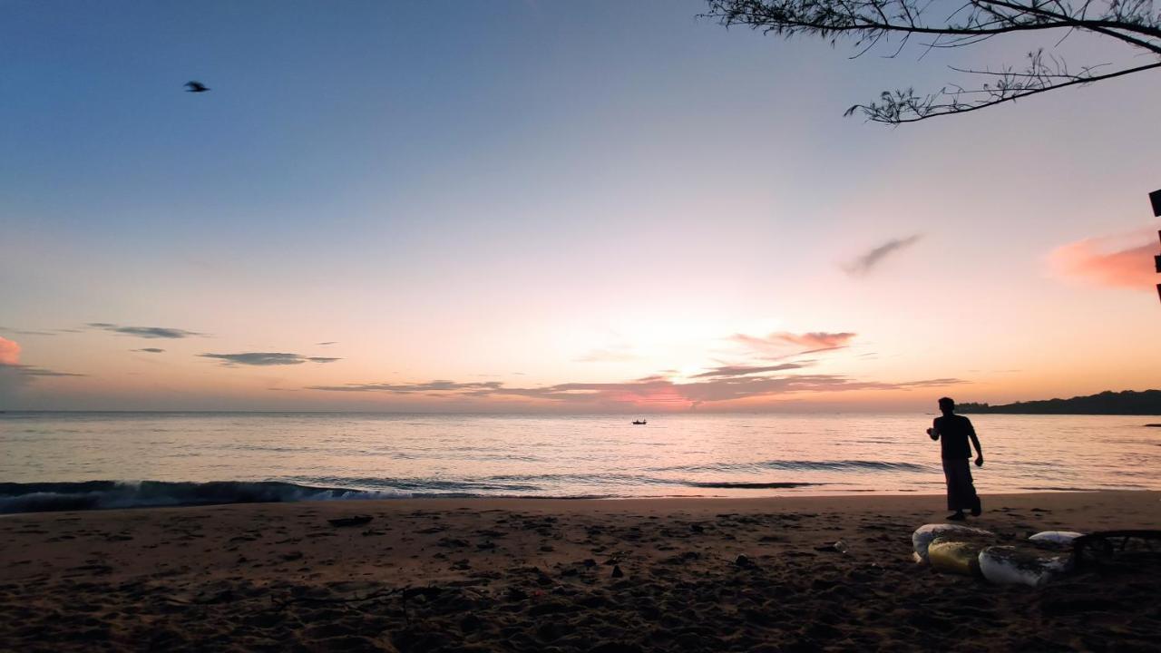 Surf Beach Hotel 아루감 베이 외부 사진