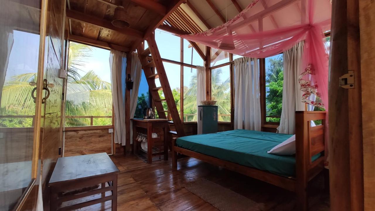 Surf Beach Hotel 아루감 베이 외부 사진