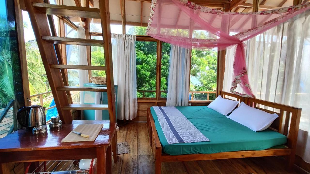 Surf Beach Hotel 아루감 베이 외부 사진