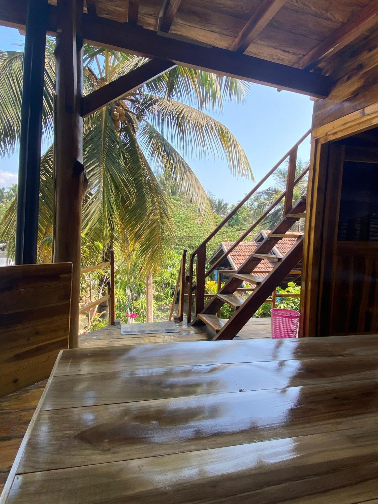 Surf Beach Hotel 아루감 베이 외부 사진