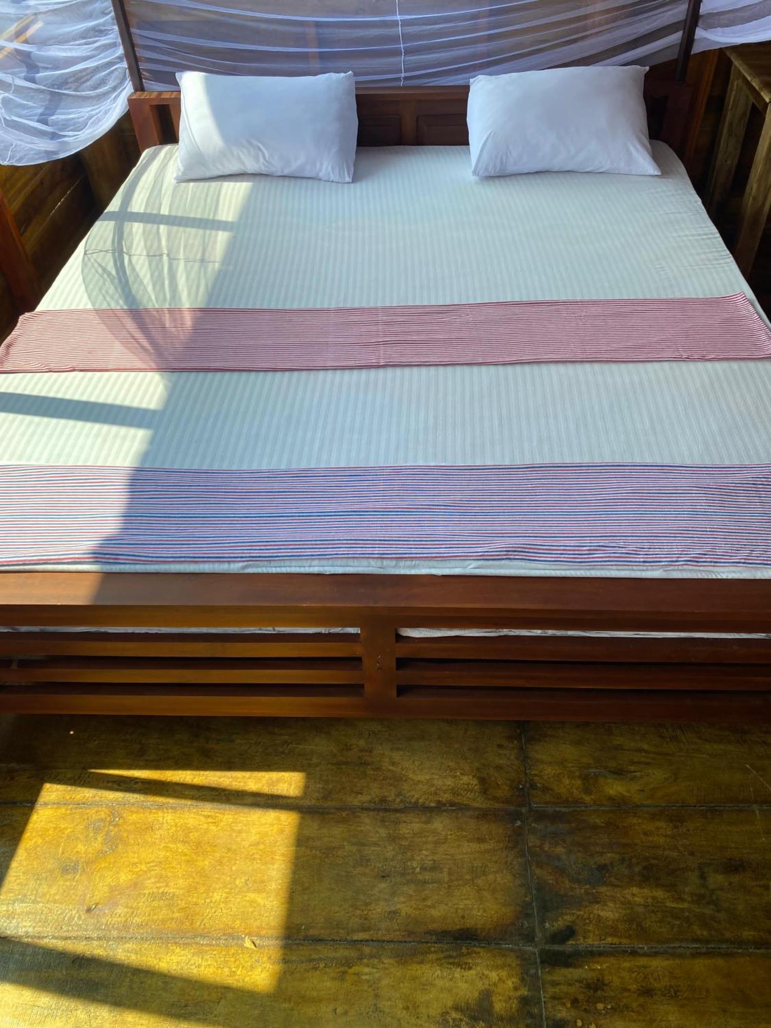 Surf Beach Hotel 아루감 베이 외부 사진