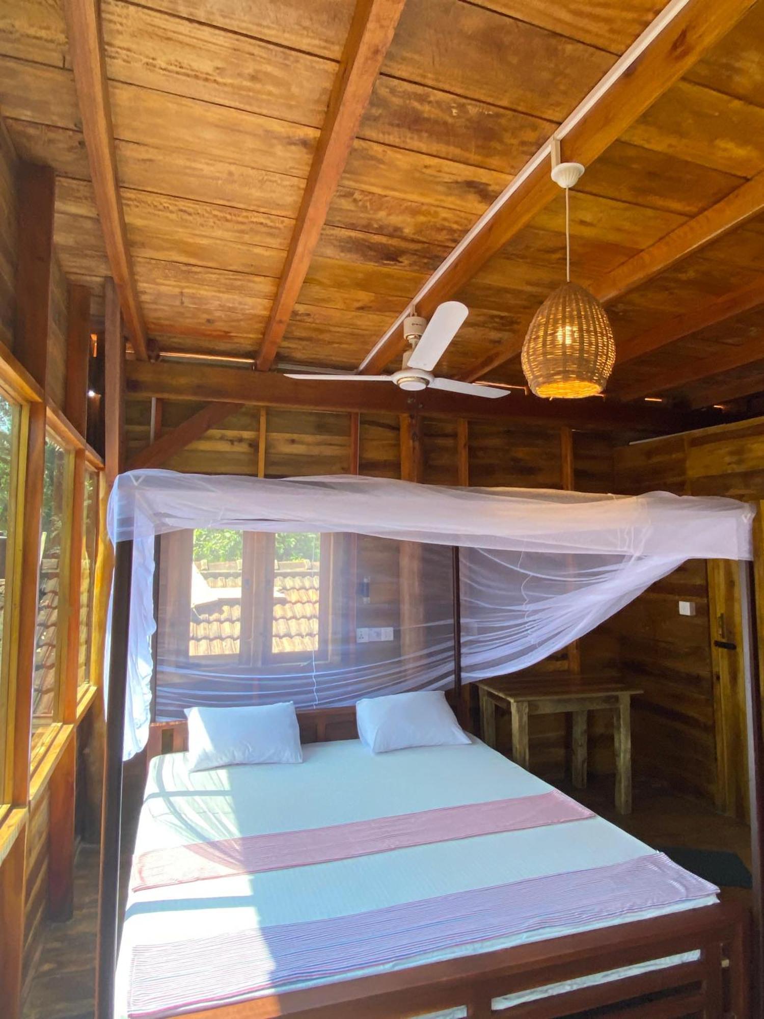 Surf Beach Hotel 아루감 베이 외부 사진