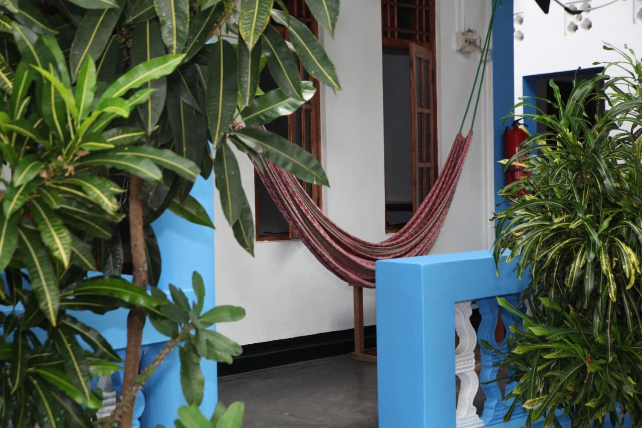 Surf Beach Hotel 아루감 베이 외부 사진